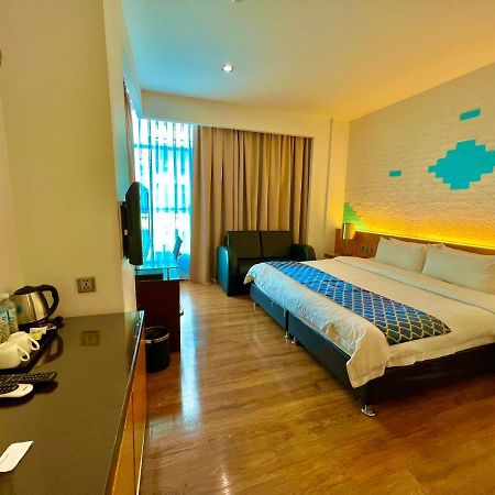 New World Express Motel Bintulu Exterior photo
