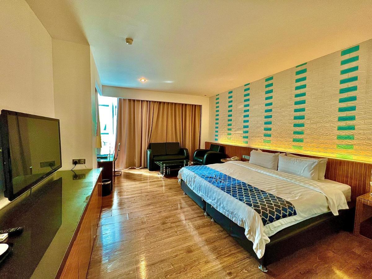 New World Express Motel Bintulu Exterior photo